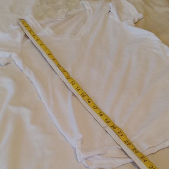 Athleta Women's Size S/P White Breezy Scoop V-Neck T-Shirt. Athleisure - Picture 8 of 9